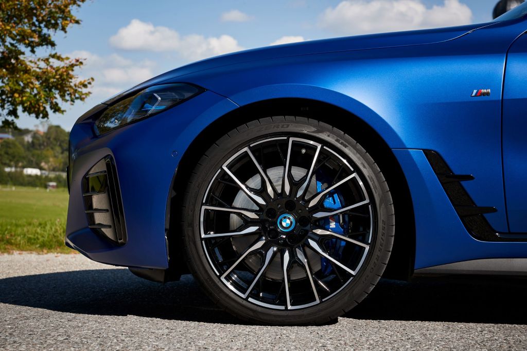BASF и BMW Group разчитат на възобновяеми суровини за автомобилни покрития